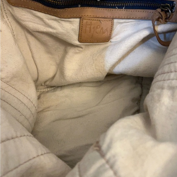 Hyena indigo tie-dye (shibori) pattern on canvas leather strap closure - Picture 11 of 16